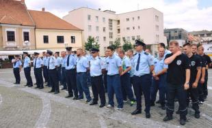 Hasiči súťažili vo vyslobodzovaní osôb z havarovaných áut priamo na Trojičnom námestí 