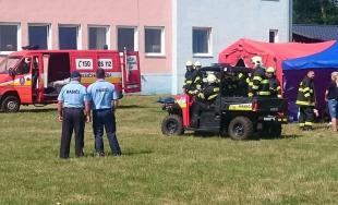 Na letisku v obci Boleráz sa konalo cvičenie hasičov, ktorí trénovali zásah pri páde lietadla
