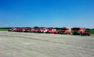 Na letisku v obci Boleráz sa konalo cvičenie hasičov, ktorí trénovali zásah pri páde lietadla