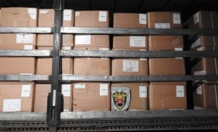 Colníci zadržali kamión s takmer 12 tonami nelegálnej tabakovej suroviny