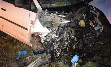 FOTO: Čelná zrážka dvoch áut pri Trnave. Mladý vodič má ťažké zranenia