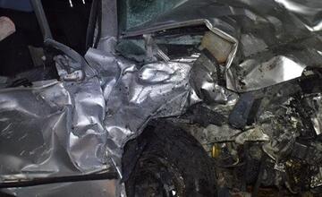 FOTO: Čelná zrážka dvoch áut pri Trnave. Mladý vodič má ťažké zranenia