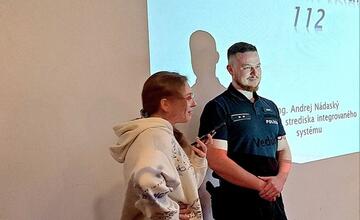 FOTO: Trnavskí policajti navštívili deti na základnej škole