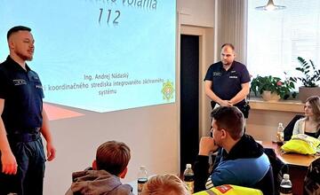 FOTO: Trnavskí policajti navštívili deti na základnej škole