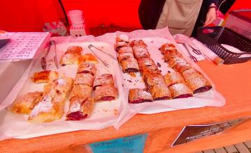 FOTO: Medzinárodný klobásový festival v Sládkovičove je v plnom prúde