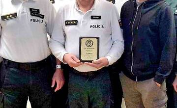 FOTO: V Senici slúži najstarší policajt Trnavského kraja. Jozef je v službe už 40 rokov