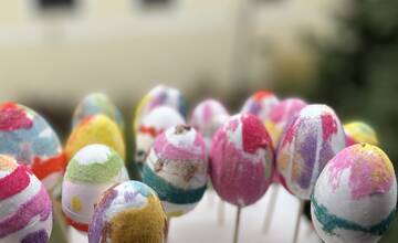 FOTO: Deti v Trnave zdobili veľkonočné vajíčka a zajačikov