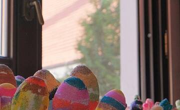 FOTO: Deti v Trnave zdobili veľkonočné vajíčka a zajačikov