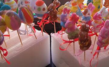 FOTO: Deti v Trnave zdobili veľkonočné vajíčka a zajačikov