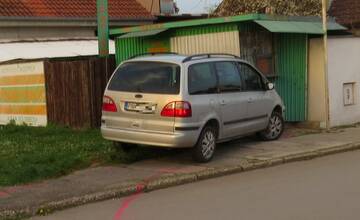 FOTO: Polícia riešila kuriózne nehody počas veľkej noci
