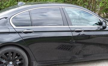 FOTO: Vandal prepichol pneumatiky na 20 autách v Dunajskej Strede