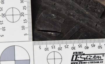 FOTO: Vandal prepichol pneumatiky na 20 autách v Dunajskej Strede