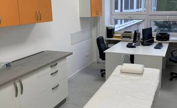 FOTO: V piešťanskej nemocnici pribudli tri vynovené ortopedické ambulancie