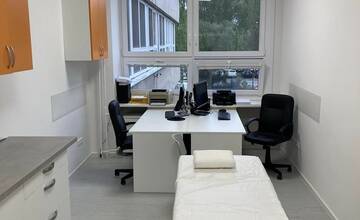 FOTO: V piešťanskej nemocnici pribudli tri vynovené ortopedické ambulancie