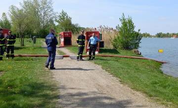 FOTO: Hasiči zo Senice, Trnavy a Galanty sa zúčastnili nácviku zásahu pri povodni