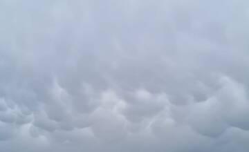 FOTO: Zvláštne oblaky nad Trnavou spôsobil výnimočný jav