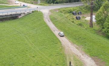 FOTO: Po nezvestnom Milanovi pátrali v povodí Moravy drony aj termokamera