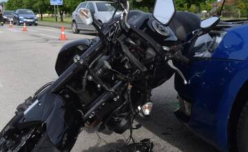 FOTO: Nehoda, pri ktorej vodička nedala prednosť motorkárovi