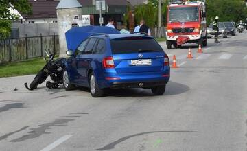 FOTO: Nehoda, pri ktorej vodička nedala prednosť motorkárovi