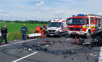 FOTO: Tragická nehoda neďaleko Viesky si vyžiadala život jedného z vodičov