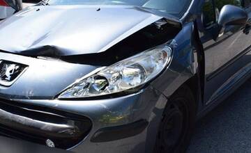 FOTO:  Na frekventovanej ceste v Trnave sa stala dopravná nehoda