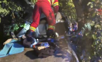 FOTO: Tragická nehoda vo Veľkej Mači. O život prišli traja ľudia