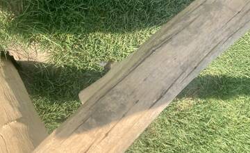 FOTO: Zničený fotopoint na vyhliadke Šianec v Hlohovci