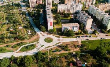FOTO: Výstavba kruhovej križovatky na Nerudovej ulici