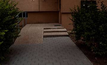 FOTO: Zrekonštruované chodníky v Trnave