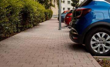 FOTO: Zrekonštruované chodníky v Trnave