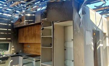 FOTO: Zhorení rodinný dom v Šamoríne