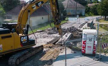 FOTO: Rekonštrukcia mostov v obci Dlhá