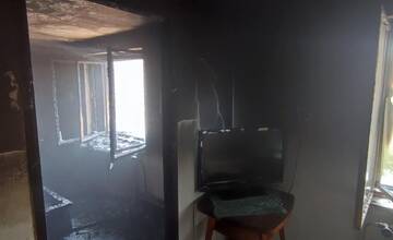 FOTO: Požiar kamióna a rodinného domu