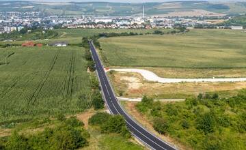 FOTO: Obnovená cesta medzi Hlohovcom a Bojničkami