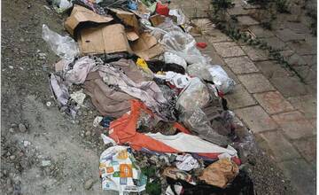 FOTO: Úspešná likvidácia nelegálnej skládky odpadov v Piešťanoch