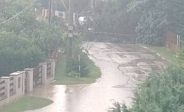 FOTO: Búrka v Hlohovci spôsobila zatopené cesty a popadané stromy