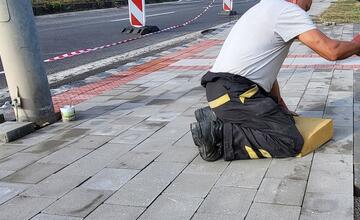 FOTO: V Senici vzniká nový priechod pre chodcov, názory naň sú rôzne
