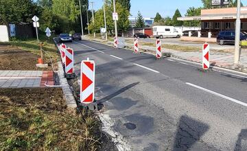 FOTO: V Senici vzniká nový priechod pre chodcov, názory naň sú rôzne