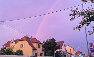 FOTO: Nad Trnavou sa objavila krásna dúha. Takto ju zachytili obyvatelia