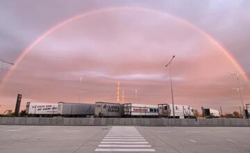 FOTO: Nad Trnavou sa objavila krásna dúha. Takto ju zachytili obyvatelia