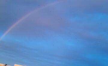 FOTO: Nad Trnavou sa objavila krásna dúha. Takto ju zachytili obyvatelia