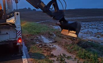 FOTO: Takto zasiahli povodne Senicu 