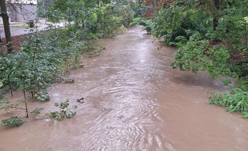 FOTO: Takto zasiahli povodne Senicu 