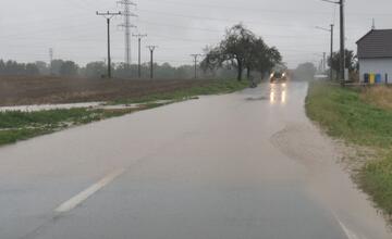 FOTO: Takto zasiahli povodne Senicu 