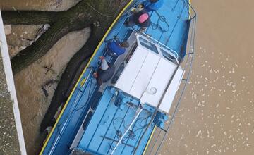 FOTO: V Piešťanoch oslobodili druhý pilier Kolonádového mosta