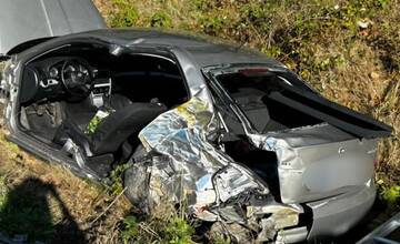 FOTO: Vážna dopravná nehoda autobusu a osobného auta medzi obcami Kúty a Holíč