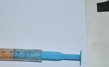 FOTO: Policajti chytili dvoch dílerov zo Serede