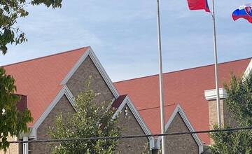 FOTO: Sochy z obce Borová boli odhalené na americkom orloji