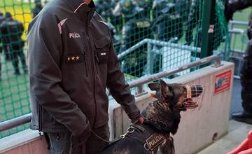 FOTO: Na derby medzi Spartakom a Slovanom trénujú aj policajti