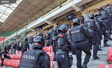 FOTO: Na derby medzi Spartakom a Slovanom trénujú aj policajti